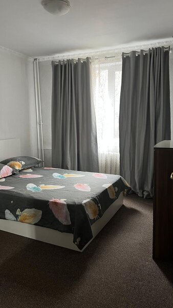 Drumul Taberei, 1 Mai, Compozitorilor, semistradal